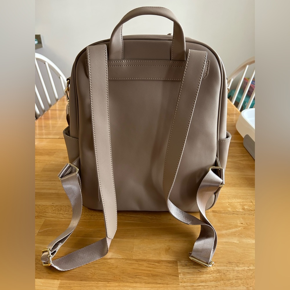 Elkie & Co. Aspen Taupe - Picture 2 of 7